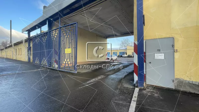 3. Входная группа с фасада